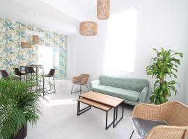 Hostal Tropical，位于莫特里尔的酒店