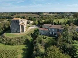 Romantic Gite nr St Emilion with Private Pool and Views to Die For