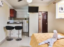 Modern Studio Near Airport Fast WiFi Generator