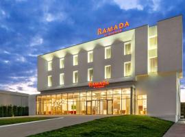 Ramada by Wyndham Targu Jiu，位于塔古玖的带按摩浴缸的酒店