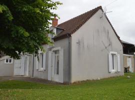 Maison de plain-pied avec grand jardin clos et parking, à 10 min des vignes. - FR-1-591-223，位于Reuilly的酒店
