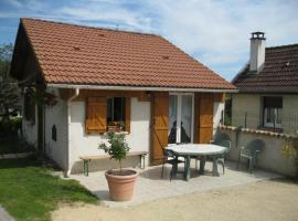 Gîte cosy avec terrasse, garage et barbecue près de Verdun - FR-1-585-20，位于Sivry-la-Perche的酒店