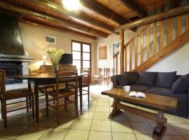 Charmante maison en pierres avec terrasse, proche cité médiévale, nature et lac - FR-1-582-19，位于Céaux-dʼAllègre的酒店