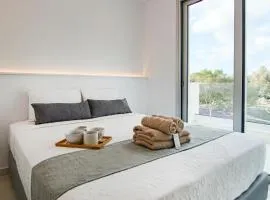 Phaedrus Living - Seaside Executive Flat Harbour 205