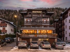 伊塔洛酒店，位于摩德纳迪-坎皮格里奥的酒店