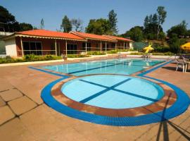 Cold Spot Village Resort，位于马哈巴莱斯赫瓦尔的酒店