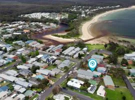 Sandy Feet Retreat I Pet Friendly I 1 Min Walk to Beach