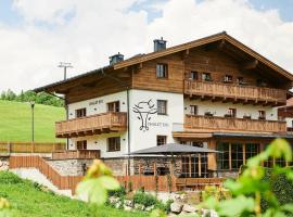 Serviced Luxury Chalet Evi, Ski-in Ski-out，位于卡普伦的酒店