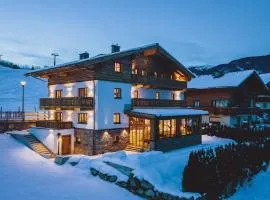 Serviced Luxury Chalet Evi, Ski-in Ski-out