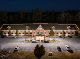 Mountain Inn & Suites Flat Rock，位于弗拉特罗克的酒店