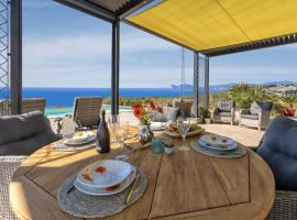 Luxury Sunshine Villa in Alghero with pool and sea view，位于阿尔盖罗的酒店