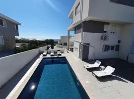 Seastar Luxury apt with PRIVATE POOL and sea view