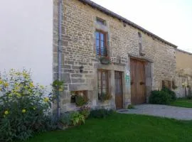 Ancienne Ferme Restaurée Écologique avec Confort Moderne et Table de Ping-Pong - FR-1-611-51