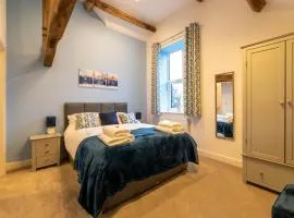 Caer Fedwen Barns Clwyd Cottage Two Bed, Barn Conversion with Private Hot Tub