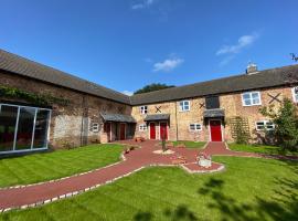 Clwyd Cottage - Two Bed, Barn Conversion with Private Hot Tub，位于Bodfari的酒店