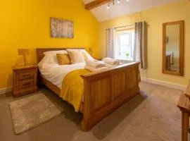 Caer Fedwen Barns Heulog Cottage King Bed Self Catering with Private Hot Tub
