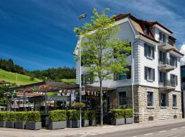 Hotel Freihof Swiss Lodge，位于安特拉格里Skilift Nollen T-bar附近的酒店