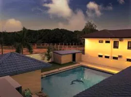Luxurious & Comfy Retreat-Swimming Pool-Sauna