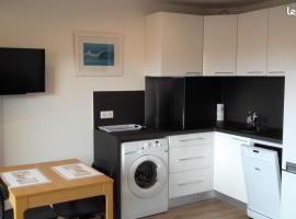 ANGLET-BIARRITZ Studio vue Mer - Terrasse + Garage，位于安格雷的酒店