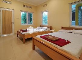 Batu Homestay Puncak Mitra RedDoorz，位于Pasirmuncang 1的酒店