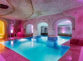 Cappadocia Ennar Cave Swimming Pool Hot & SPA，位于内夫谢希尔Tatlarin Underground City附近的酒店