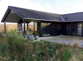 7 person holiday home in Vejby，位于瓦伊比的酒店