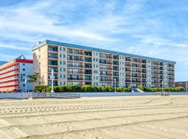 Ocean Hideaway 202 Apartment，位于Royal Oak的酒店