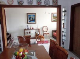 Compacto Central Martins - Apiaí，位于Apiaí的酒店