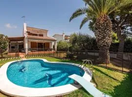 Villa 100 m from the beach