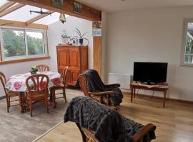 Le Repos des Crins Noirs，位于Esson的酒店