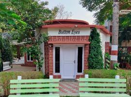Button Eyes Resort - Pet friendly，位于海得拉巴的度假村