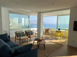 Amazing beachfront apartment - La Cala，位于贝尼多姆的酒店