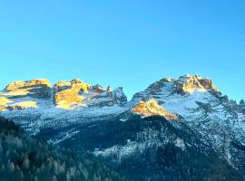 Dolomiti House，位于平佐洛的酒店