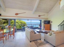 Luxury 2-Story Oceanfront Condo w/ Views & Pool，位于Wailua的酒店