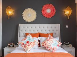 373 Wolmar Cosy and Modern Apartment- 200 metres from the Beach and Supermarkets and just next to Domaine de wolmar with views of deers and green natural park，位于弗利康弗拉克的公寓