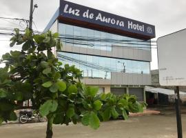 Luz de Aurora HOTEL，位于曼塔埃洛伊·阿尔法罗国际机场 - MEC附近的酒店