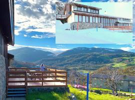 瓦尔哈佩里舍山林小屋，位于佩里舍峡谷Perisher Blue Ski Resort附近的酒店