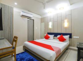 CAPITAL O 64343 Hotel Blueberry，位于甘地讷格尔的酒店