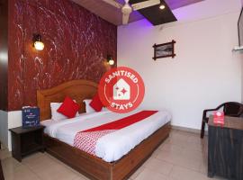 OYO 70159 Mobar Beach Resort，位于莫尔穆冈的酒店