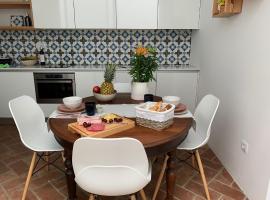 Lovely town house in the historic center of Tavira，位于塔维拉的酒店