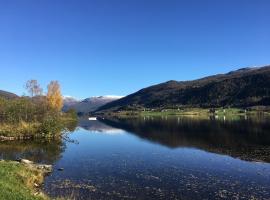 Voss- Oppheim suite private cozy cabin，位于Vossestrand的酒店