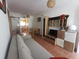 Apartamento totalmente equipado con jardín y WiFi Santa Pola Gran Alacant，位于格兰阿利坎特的酒店