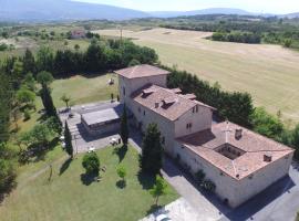 Posada Torre Palacio La Taxuela，位于Villanueva la Lastra的酒店