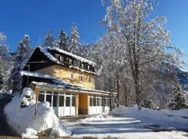 Rooms Barovc by the Lake Jasna