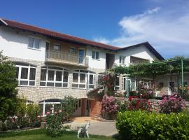 Pansion Pero Elez Medjugorje，位于默主歌耶的酒店