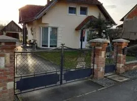 Studio Apartman Lora