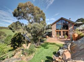 HighRoost Bed & Breakfast accomodation - rural escape，位于斯特拉萨尔宾的酒店