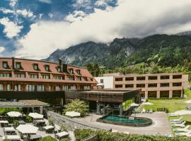 巴拉兹阿尔卑斯山特拉布Spa高尔夫酒店，位于布鲁登茨布鲁登茨-布拉兹高尔夫俱乐部附近的酒店