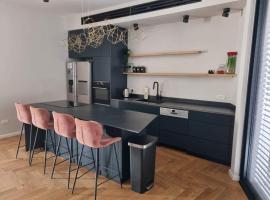 LARA - Herzliya Urban villa，位于荷兹利亚的酒店