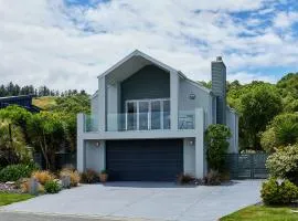 Seaside Serenity - Kaikōura Holiday Home